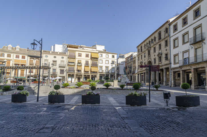 Jaén - Úbeda 003 - plaza de Andalucía.jpg